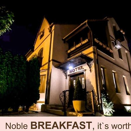 Noblesse Boutique Resort Sibiu Exterior photo Noble Breakfast