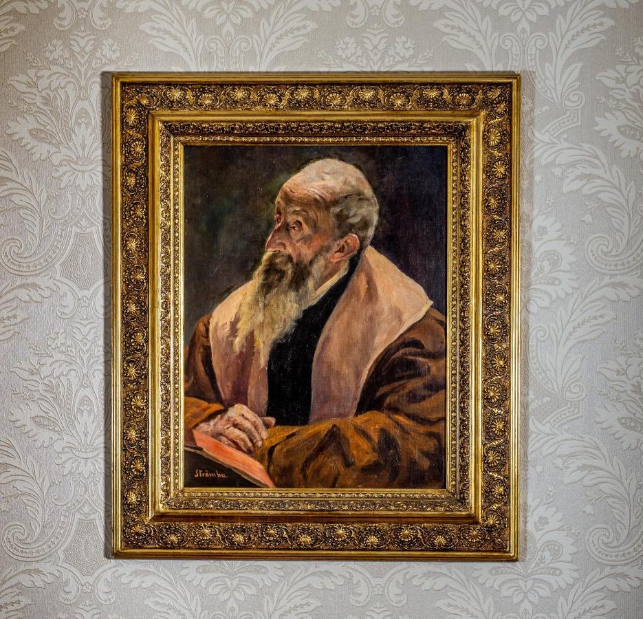 Noblesse Boutique Resort Sibiu Exterior photo Portrait of a Scholar
