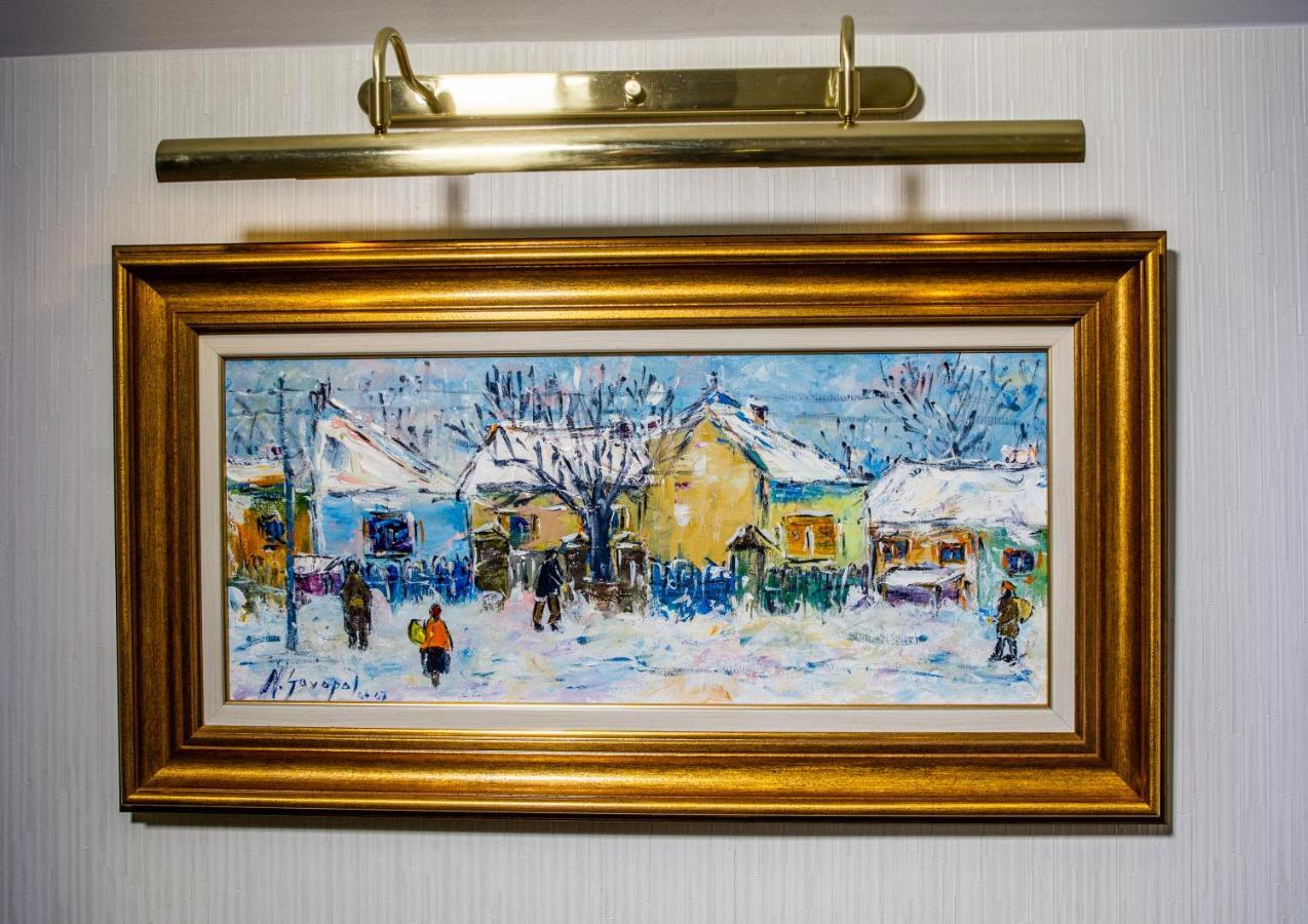 Noblesse Boutique Resort Sibiu Exterior photo A picture light above a painting