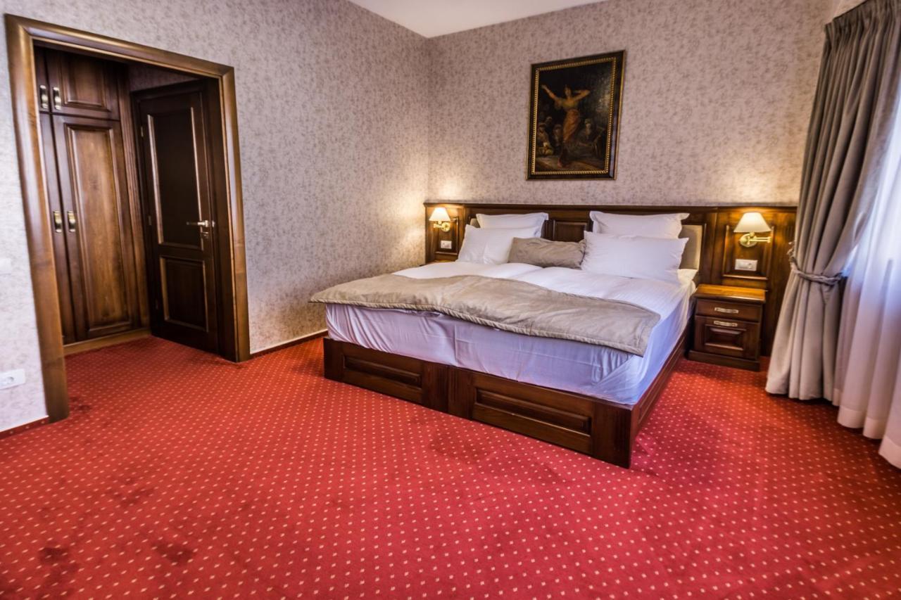 Noblesse Boutique Resort Sibiu Exterior photo A bedroom in a hotel