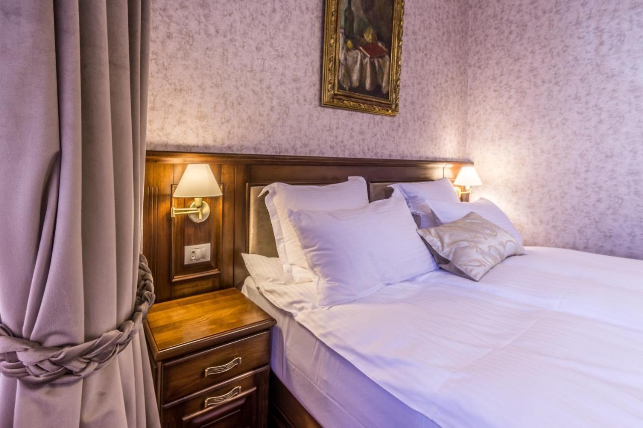 Noblesse Boutique Resort Sibiu Exterior photo A bedroom at the hotel