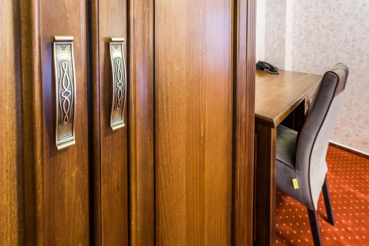 Noblesse Boutique Resort Sibiu Exterior photo A room divider