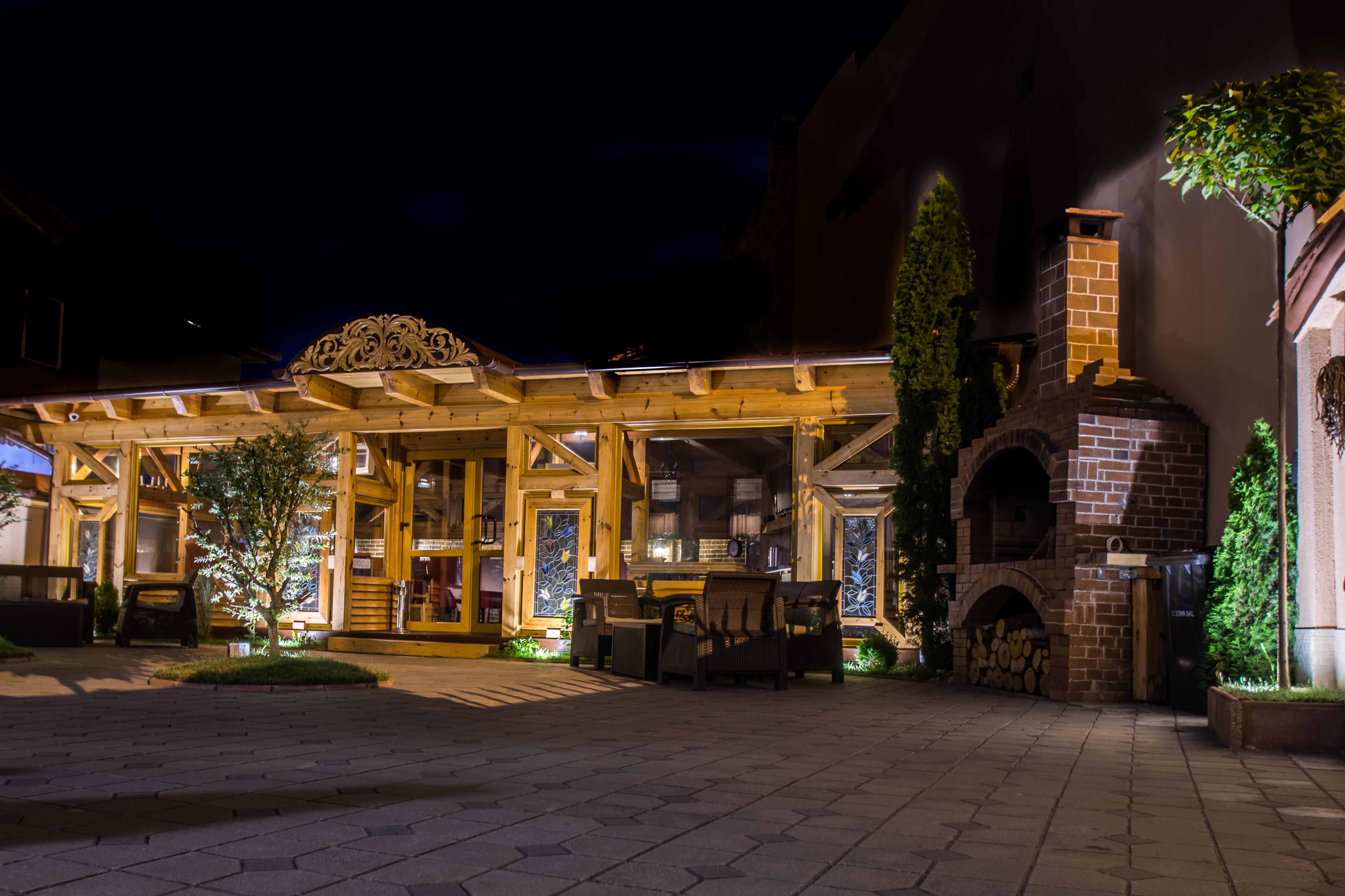 Noblesse Boutique Resort Sibiu Exterior photo The Pergola at the Hotel