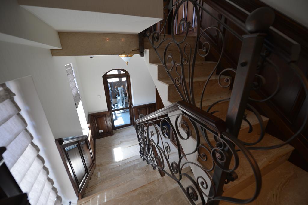 Noblesse Boutique Resort Sibiu Exterior photo Interior of the villa
