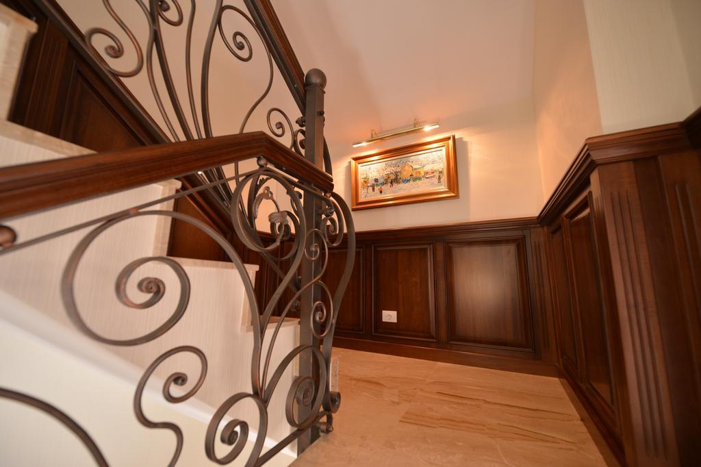 Noblesse Boutique Resort Sibiu Exterior photo Wainscoting in a home
