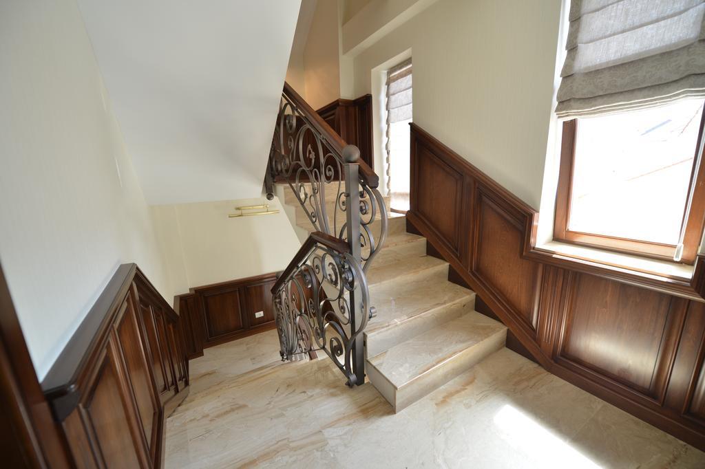 Noblesse Boutique Resort Sibiu Exterior photo Stairway